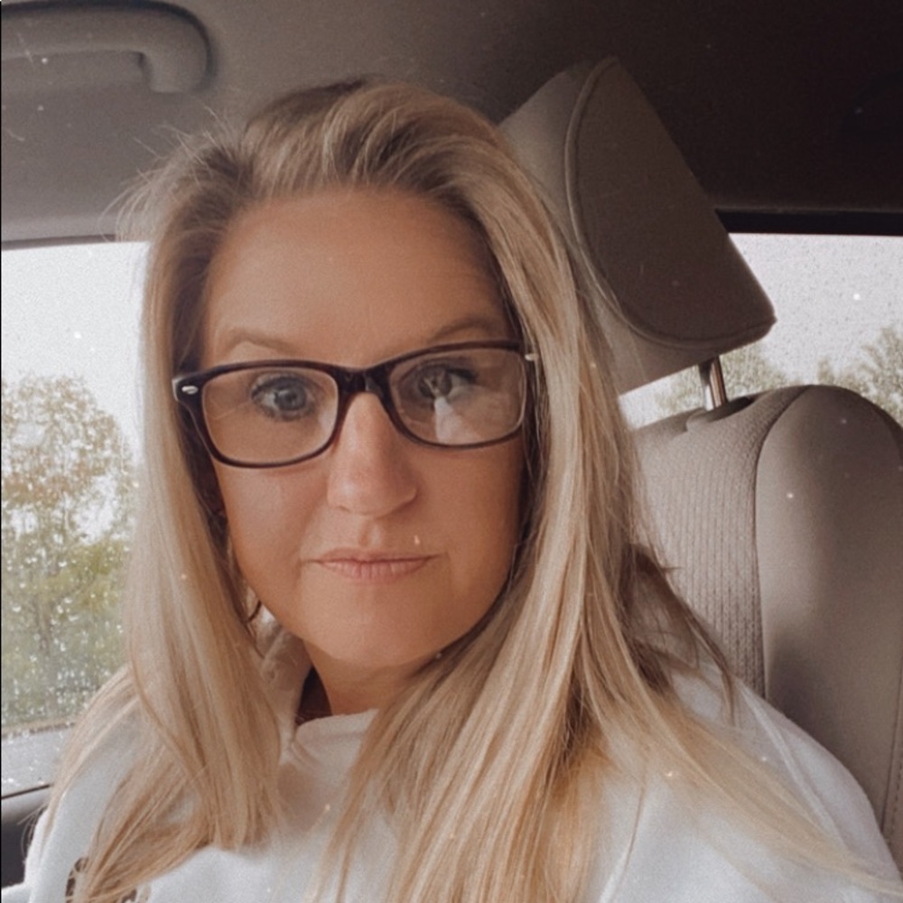 Meet your Posher, Alexis